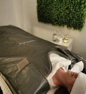 Klijentica tijekom body wrapping tretmana